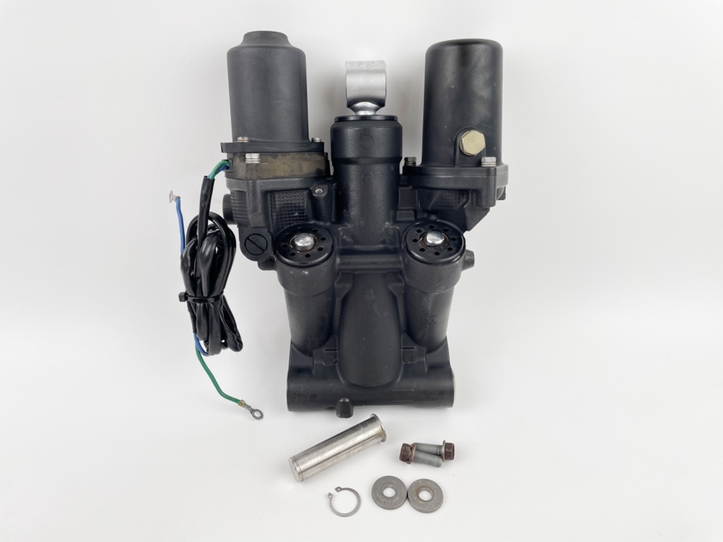 2012 Yamaha 150 HP 4 Stroke Outboard Power Trim Tilt Unit 63P-43800-10-00 OEM