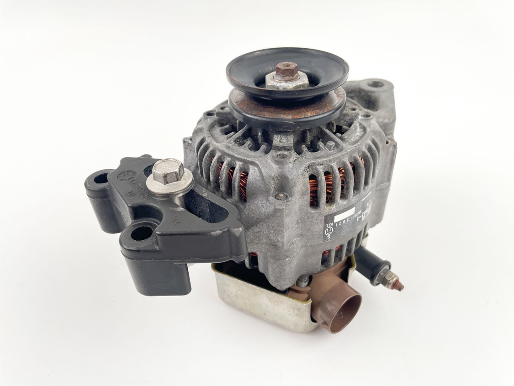 1999 Mercury 225 HP 2 Stroke Outboard Alternator 821663A1 OEM