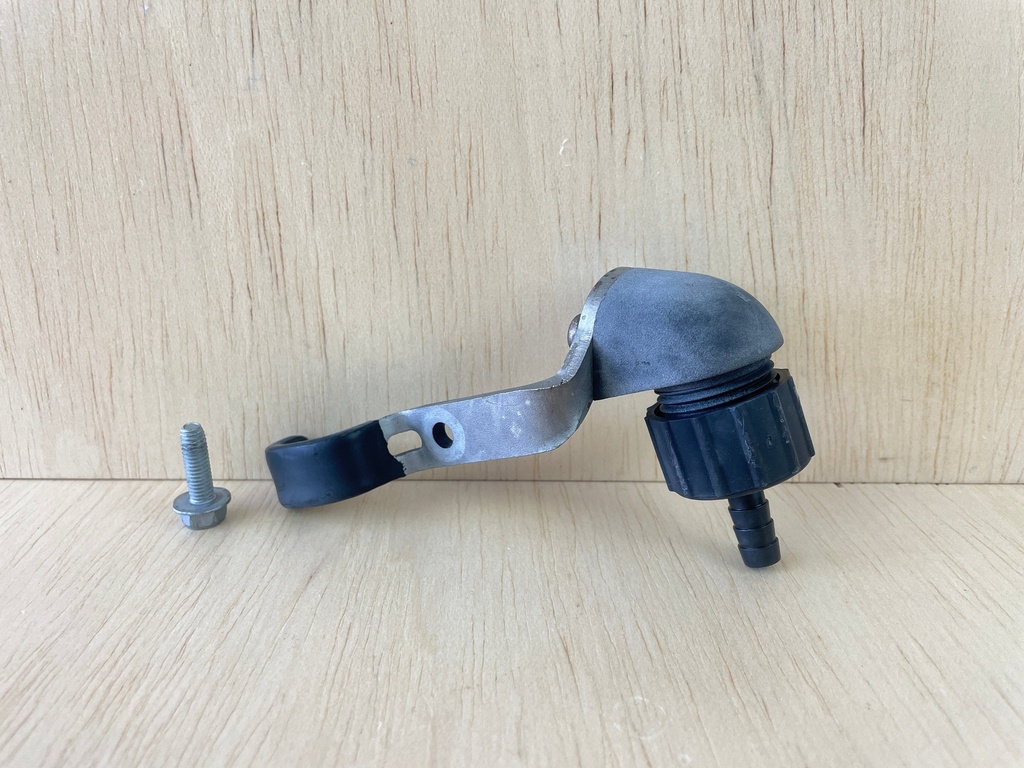 2003 Yamaha 115HP 4 Stroke Outboard Flush Adapter With Bracket 68T-12572-00-00