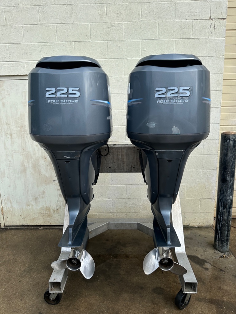 2002 Yamaha 225HP 4 Stroke Outboard Engines - 215 Hours