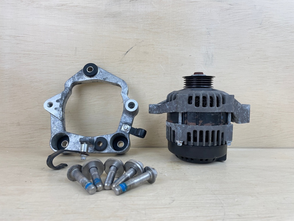 2008 Mercury 225HP Optimax DFI Outboard Alternator Assembly W/ Bracket 881247A1