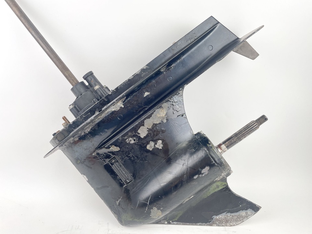 2002 Suzuki 115HP 4 Stroke Outboard 20" Long Lower Unit Gear Case Assembly