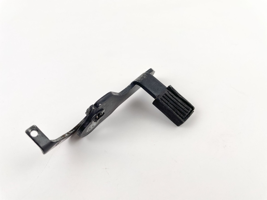 2002 Suzuki 60 HP 4 Stroke Outboard Tilt Stop Lever 41220-95E12 41221-95E40 OEM