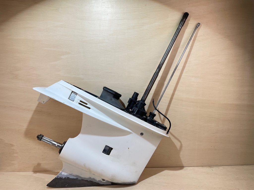 2007 Evinrude Etec 115HP Outboard 20" Shaft GearCase Lower Unit White 5006520