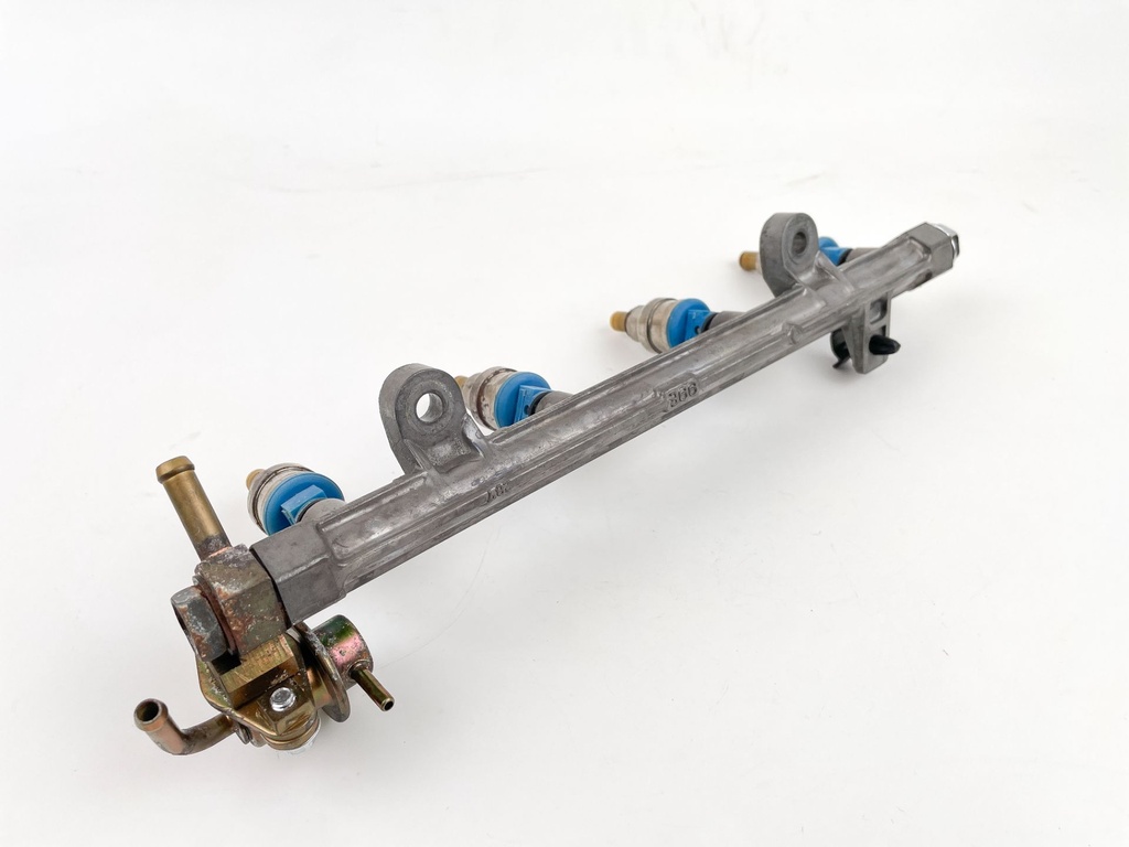 1998 Suzuki 70 HP 4 Stroke Outboard Fuel Injector Set W/ Rail 15710-99E00 OEM