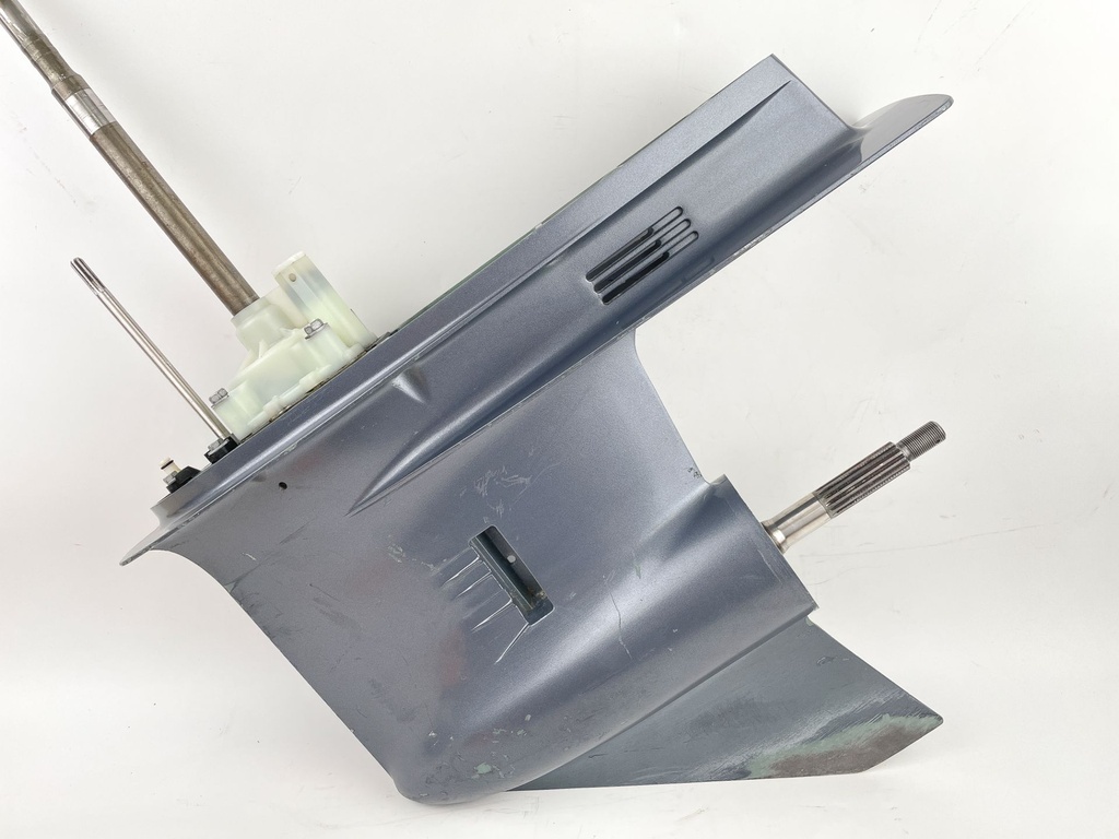 2004 + Yamaha 150HP 4 Stroke 25" Shaft Lower Unit Gear Case 63P-45300-17-8D RH