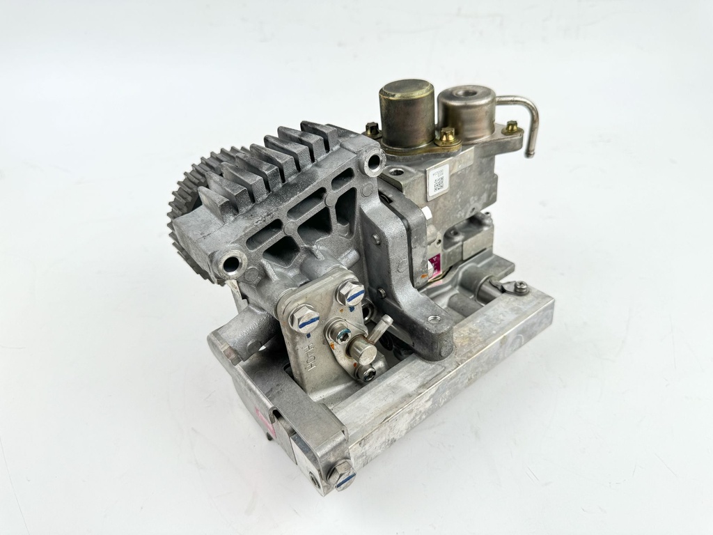 2002 Yamaha 200 HP 2 Stroke Outboard Fuel Injection Pump 68F-12170-01-00 - Tested