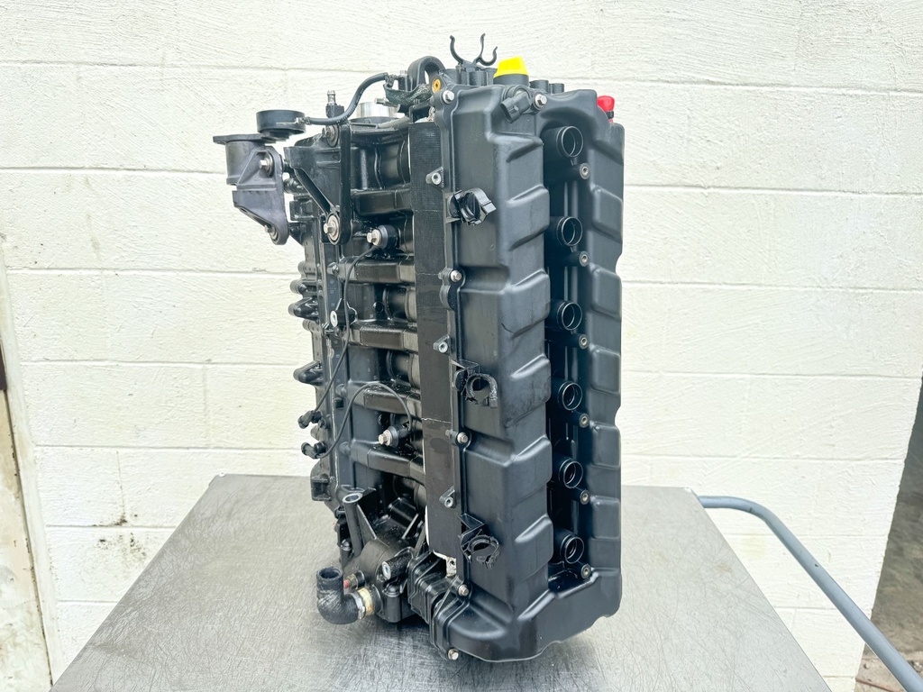 895247A06 Mercury Verado 200 225 250 275 HP Powerhead Crankcase Assembly