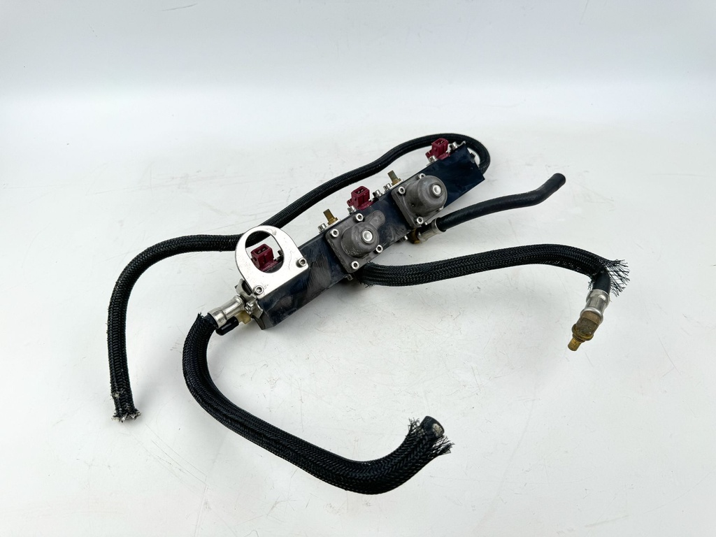 2006 Mercury 115 HP 2 Stroke Outboard Fuel Injector Set W/ Rail 895750T01 OEM