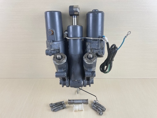 [4267] 2014 Yamaha 250HP Outboard Engine Power Trim & Tilt Assembly 69J-43800-0A-8D