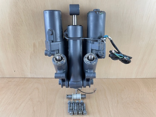[4281] 2006 Yamaha 250HP Outboard Engine Power Trim & Tilt Assembly 69J-43800-01-4D