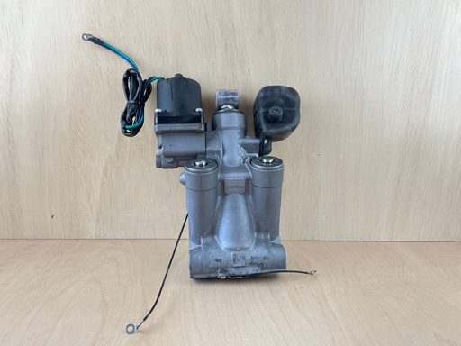 [4332] 2012 Suzuki 140HP DF140 4 Stroke Outboard Power Trim & Tilt Unit 48503-92J04