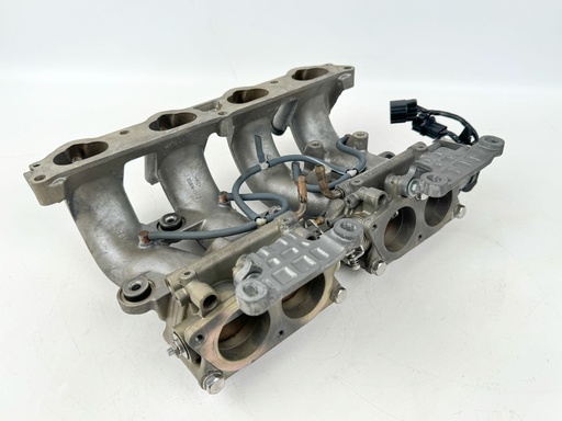 [036379] 2005 Yamaha 115 HP 4 Stroke Outboard Intake Manifold & Throttle Body 68V-13641-00-94 OEM