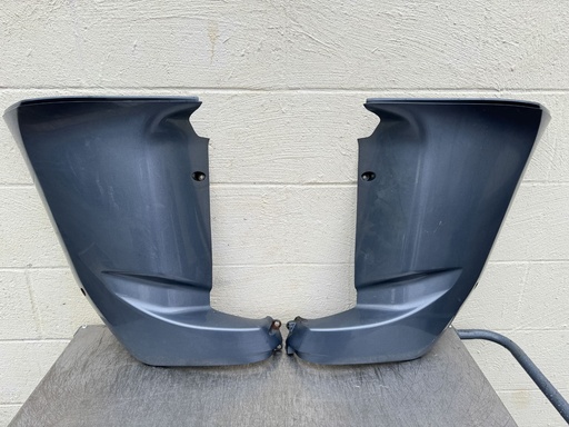 [030401] 2003 Yamaha 225 HP 4 Stroke Outboard Lower Apron Cover {mpn} OEM