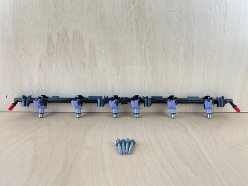 [4287] Yamaha 250HP 3.3L 4 Stroke Outboard Engine Fuel Delivery Pipe & Injectors