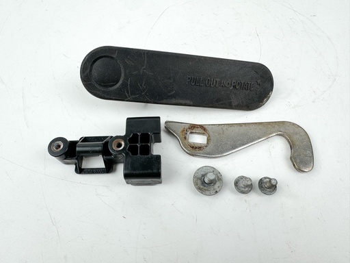 [015946] 2019 Suzuki 150 HP 4 Stroke Outboard Starboard Latch Handle {mpn} OEM