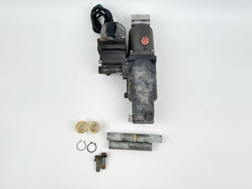 [017747] 2004 Johnson 70 HP 4 Stroke Outboard Power Trim Tilt Unit {mpn} OEM