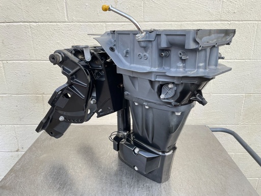 [015845] 2016 Suzuki 40 HP 4 Stroke Outboard Complete Midsection & Swivel Bracket {mpn} OEM