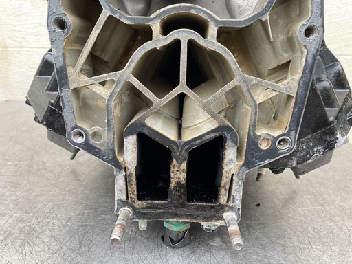 [018416] 2001 Mercury 225 HP 2 Stroke Outboard Powerhead {mpn} OEM