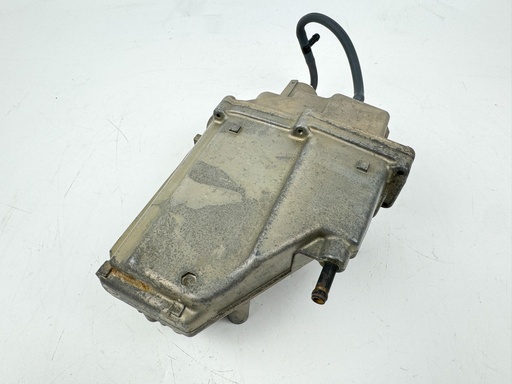 [020703] 2005 Yamaha 115 HP 4 Stroke Outboard VST Float Chamber Assembly {mpn} OEM