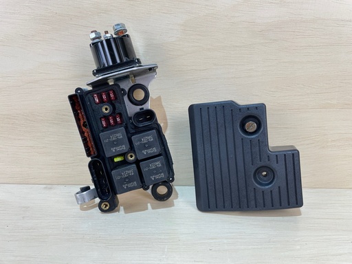 [2915] 1999 Evinrude 175HP Outboard Engine Power Distribution Panel 0586754 0586300