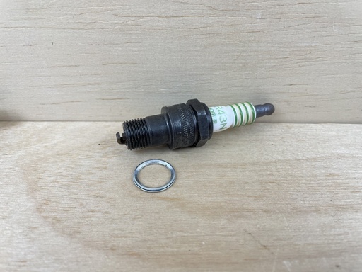 [6004] AC GM CR43N Spark Plug Brand New OEM NOS