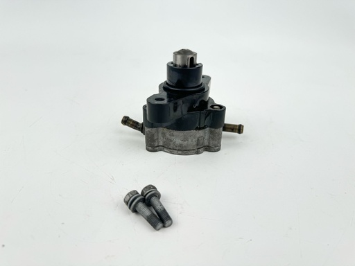 [020723] 2005 Yamaha 115 HP 4 Stroke Outboard Fuel Pump {mpn} OEM