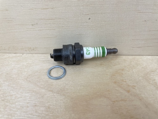 [6005] AC GM C43 Spark Plug Brand New OEM NOS