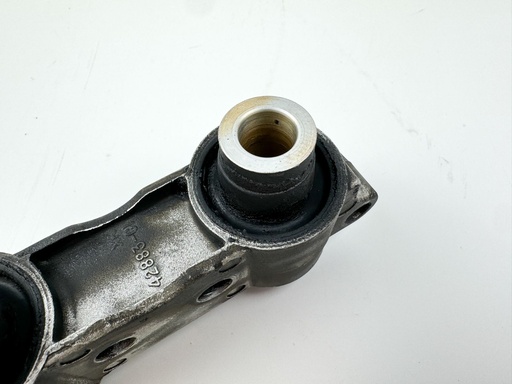 [024016] 1997 Mercury 40 HP 2 Stroke Outboard Upper Side Motor Mount Damper {mpn} OEM