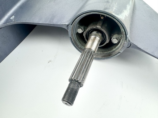 [024448] 1995 Yamaha 250 HP 2 Stroke Outboard Lower Unit Gear Case {mpn} OEM