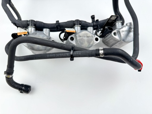 [025850] 2012 Evinrude 250 HP 2 Stroke Outboard Fuel Injector Set W/ Rail {mpn} OEM