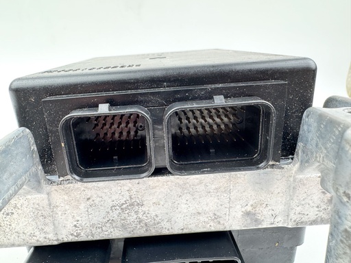 [026061] 2005 Yamaha 300 HP 2 Stroke Outboard Engine Control Unit ECU {mpn} OEM