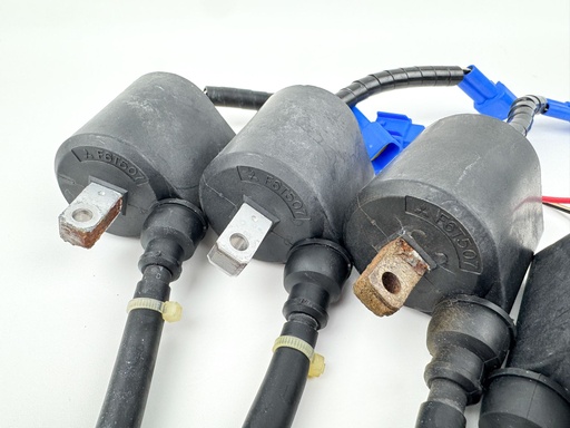 [026078] 2005 Yamaha 300 HP 2 Stroke Outboard Ignition Coil Set {mpn} OEM