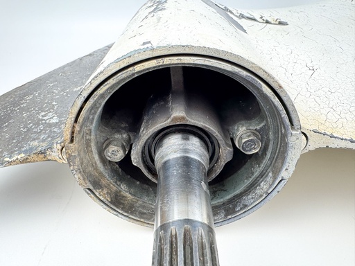 [026122] 2005 Yamaha 300 HP 2 Stroke Outboard Lower Unit Gear Case {mpn} OEM