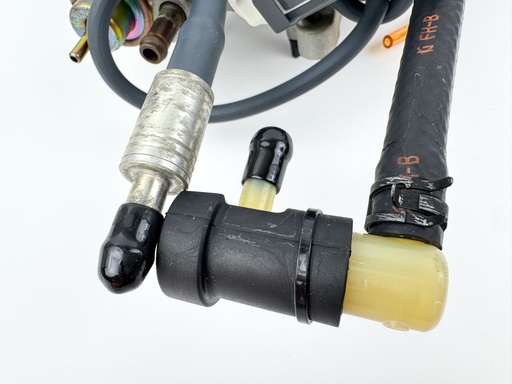 [026498] 2004 Yamaha 150 HP 4 Stroke Outboard VST Float Chamber Assembly {mpn} OEM