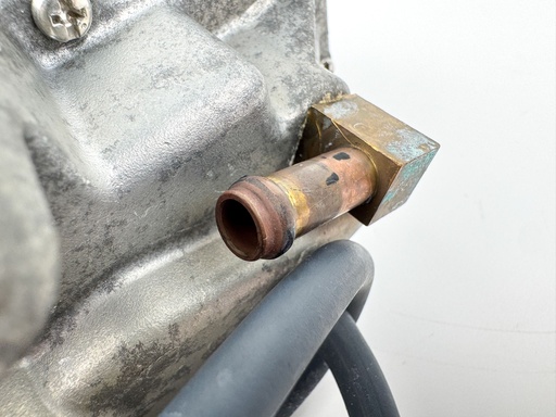 [027069] 2005 Yamaha 115 HP 4 Stroke Outboard VST Float Chamber Assembly {mpn} OEM