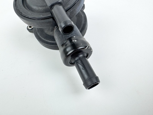 [027171] 2008 Evinrude 300 HP 2 Stroke Outboard Secondary Lift Pump {mpn} OEM