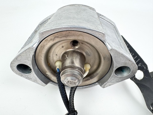[027197] 2008 Evinrude 300 HP 2 Stroke Outboard Starboard Side Fuel Injector {mpn} OEM