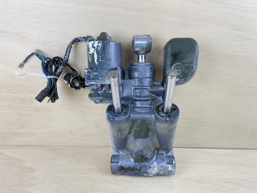 [3519] 2000 Evinrude Johnson 70HP Outboard Power Trim & Tilt 5005428 0438528