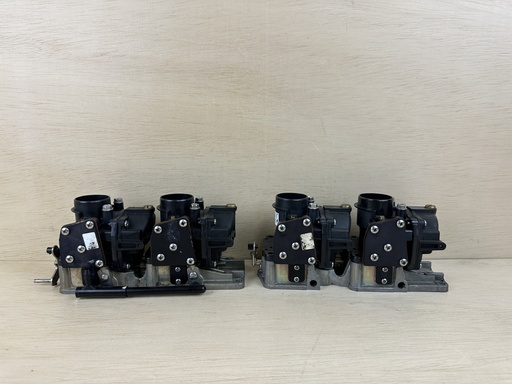 [3645] 2005 Johnson 90HP Outboard 2 Stroke Carburetor Setup Port & Starbord 5005561 5005560