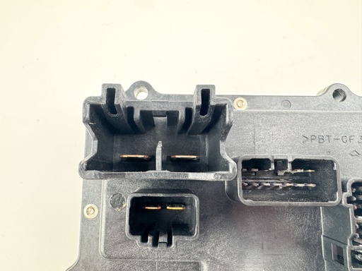 [028499] 2006 Yamaha 250 HP 4 Stroke Outboard Fuse Box {mpn} OEM