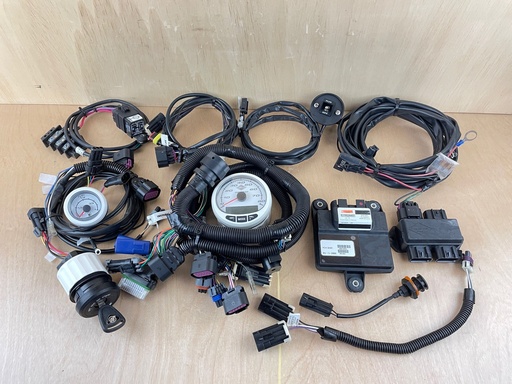 [008151] Mercury Outboard Rigging With SmartCraft Speedometer - Not Complete