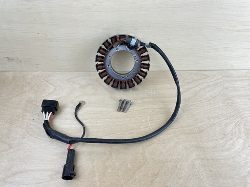 [008186] 2003 Yamaha 115HP F115 Outboard Stator Assembly With Bolts 68V-81410-00-00
