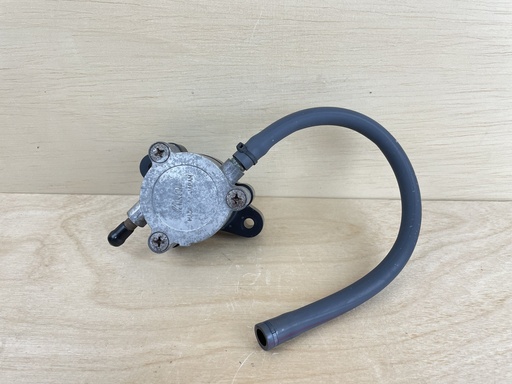 [008193] 2003 Yamaha 115HP F115 Outboard Engine Fuel Pump Assembly 68V-24410-00-00