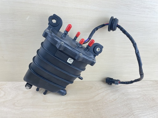 [008320] 2005 Mercury Verado 275HP Outboard FSM Fuel Supply Module 880596T02 - Parts