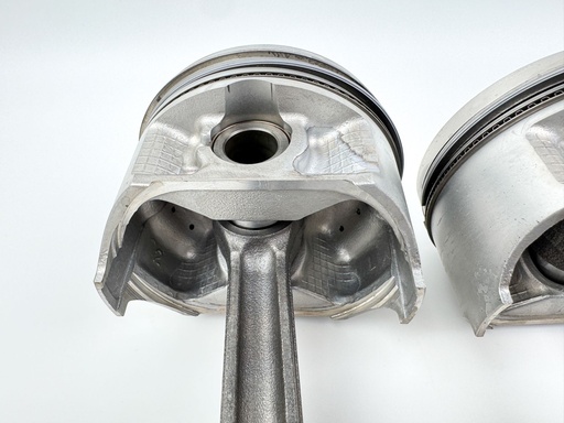 [030829] 2005 Johnson 140 HP 4 Stroke Outboard Piston & Connecting Rod Set {mpn} OEM