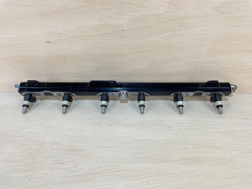 [2981] 2004 Mercury Verado 250HP Outboard Engine Fuel Injector W/ Rail 892811T01