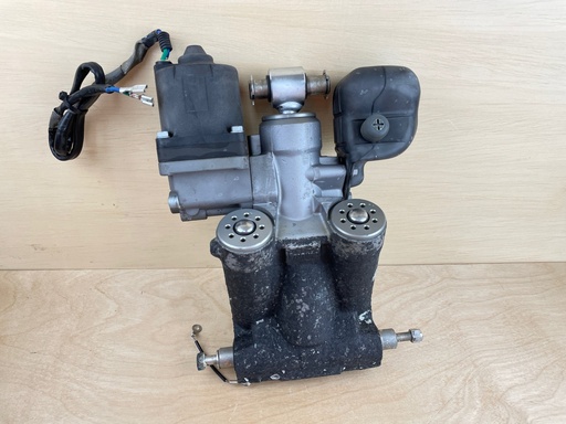 [008389] Honda 90HP Outboard Power Trim & Tilt Assembly 56000-ZY9-043