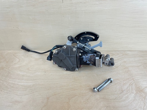 [008243] 2011 Suzuki DF300 300HP 4 Stroke Outboard Shift Actuator Assembly 38890-98J12