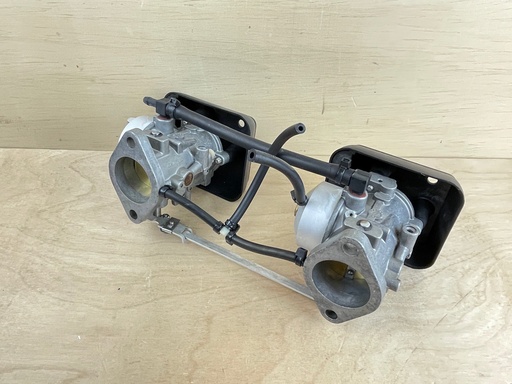 [008411] 1996 Mercury 120HP Force Outboard 2 Stroke Carburetor Setup Top & Bottom 820203 820195